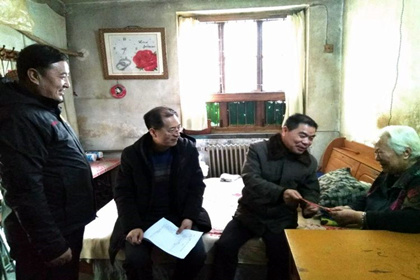 【“四進萬家系列活動”】集團領(lǐng)導(dǎo)走訪慰問組開展“進萬家門、訪萬家情、解萬家難、暖萬家心”活動